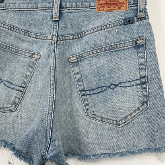 Lucky Brand Lucky Pins High Rise Multi Pom Pom Whiskered Light Wash Jean Shorts - Picture 6 of 12